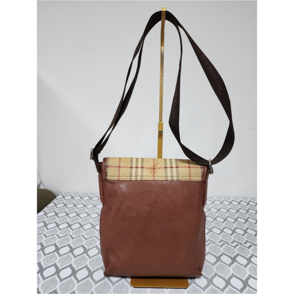 Burberry Vintage Haymarket Check Pebbled Messenger Bag Brown/Beige - Picture 5 of 15